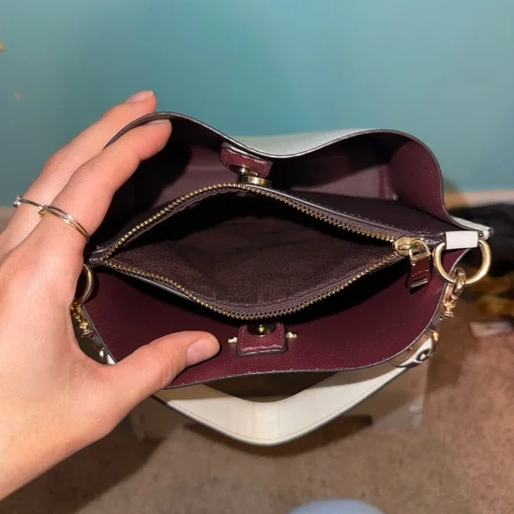 Coach Cream Bag with Gold Accents - Picture 5 of 6